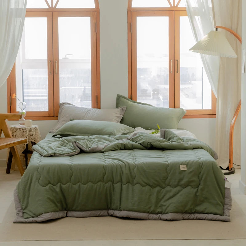 2025 New Japanese Polyester Cotton Quilted Summer Quilt Skin-Friendly Washable Light Luxury Style Solid Color Lightweight